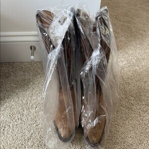 Laredo Tan Leather Heeled Boots